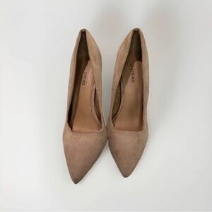 Ring Beige Suede Pointed-Toe Pumps